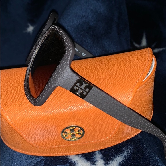 Tory Burch sunglasses - Picture 2 of 4